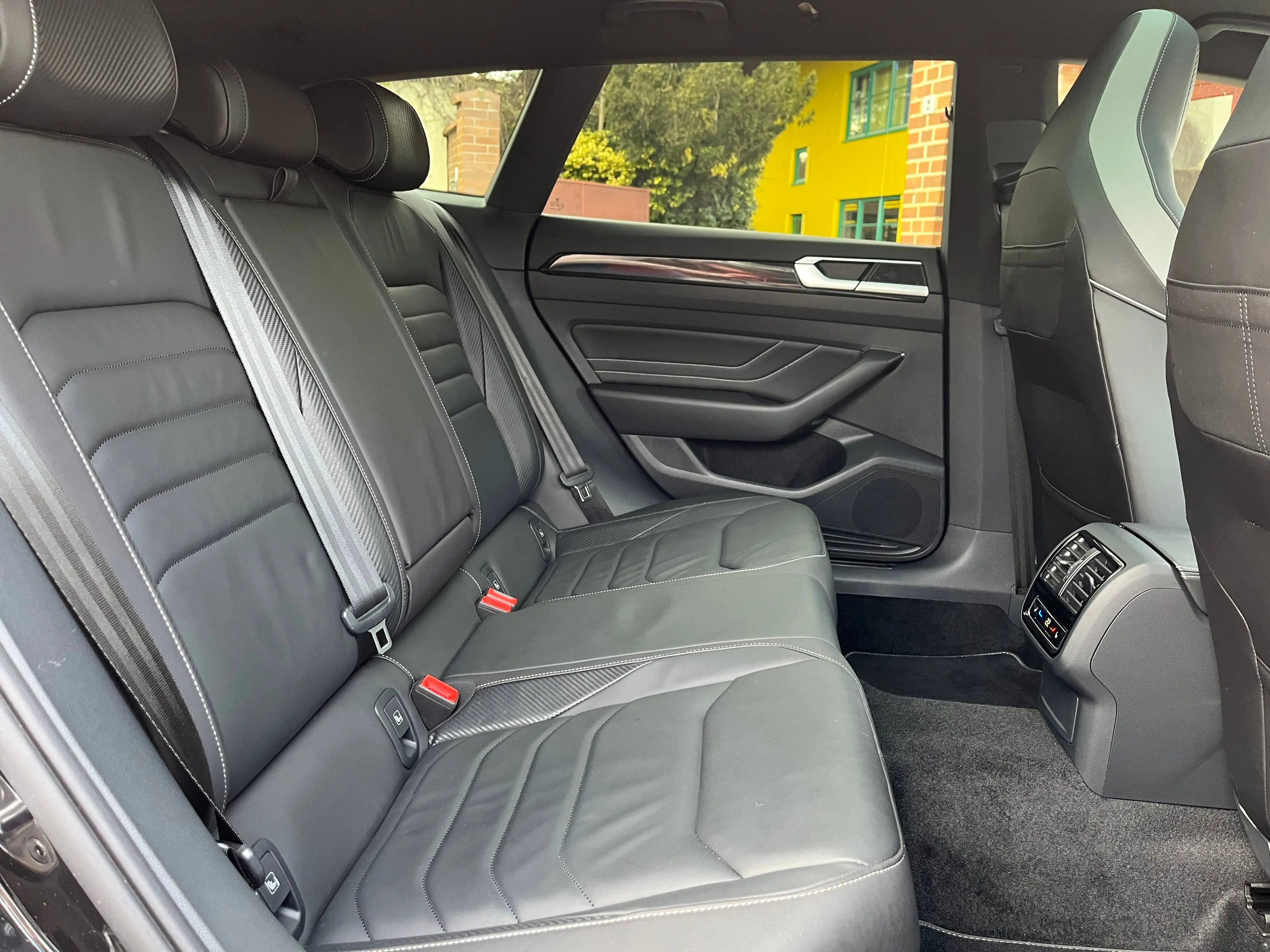 Volkswagen Arteon R-Line - Kamera - 4x Sitzheizung - Panoramadach - Matrix-LED — photo 15