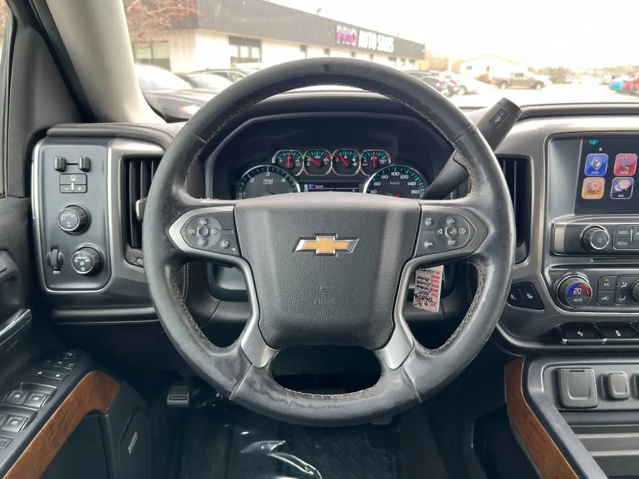 Chevrolet Silverado 1500 снимка Chevrolet Silverado 1500