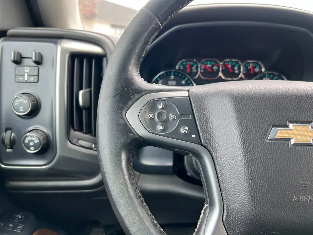Chevrolet Silverado 1500 снимка Chevrolet Silverado 1500