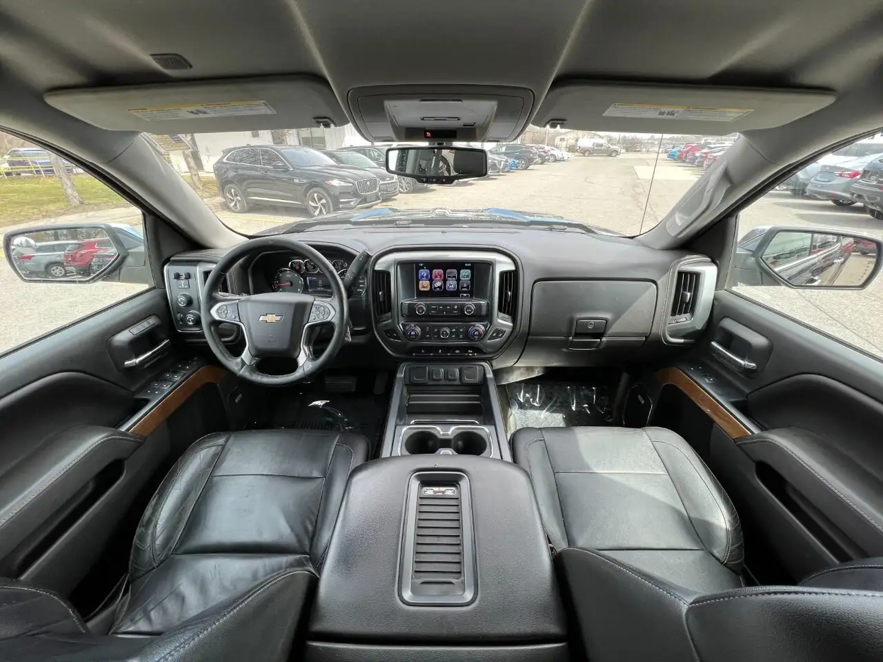 Chevrolet Silverado 1500 снимка Chevrolet Silverado 1500