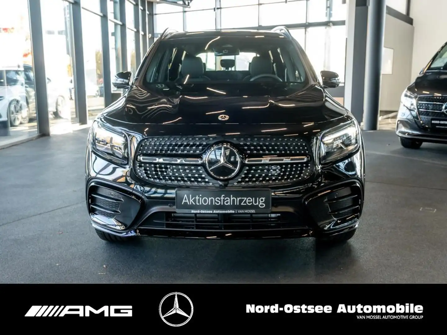 Mercedes-Benz GLB 200 d AMG NIGHT PANO AHK MULTIBEAM KEYLESS Schwarz - 2