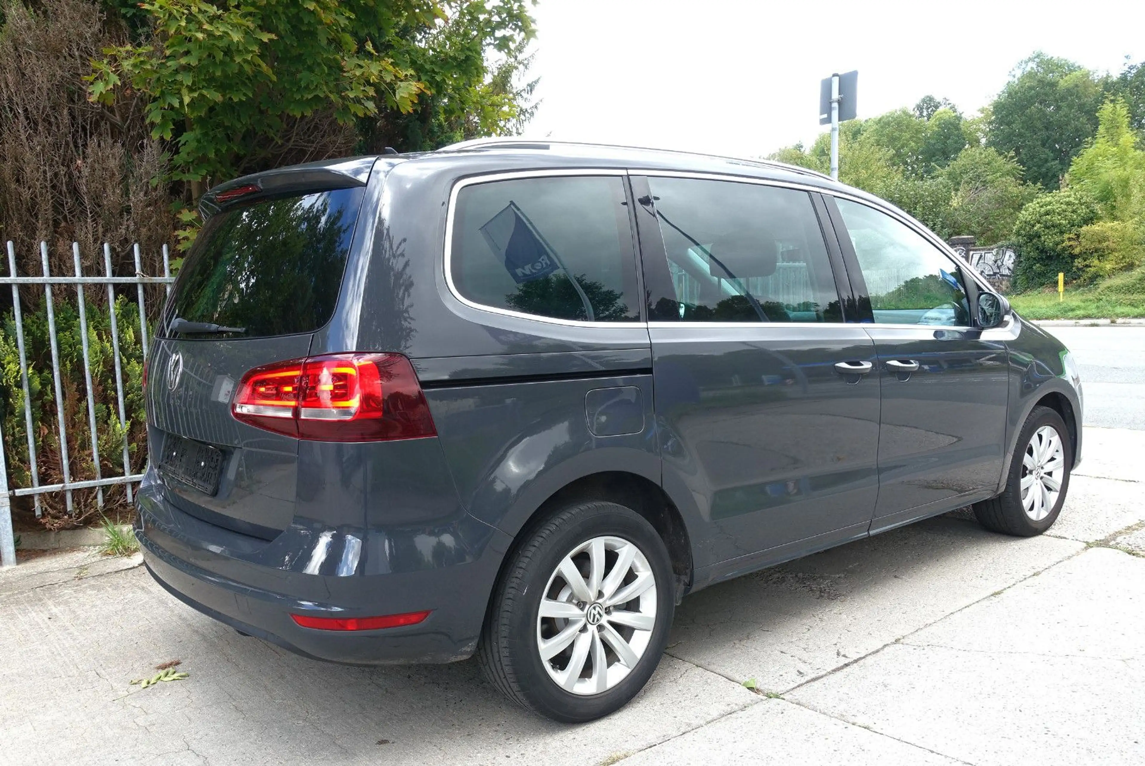 Volkswagen Sharan 1.4 TSI Highline*XENON*NAVI*ALCANTARA*ACC — photo 4