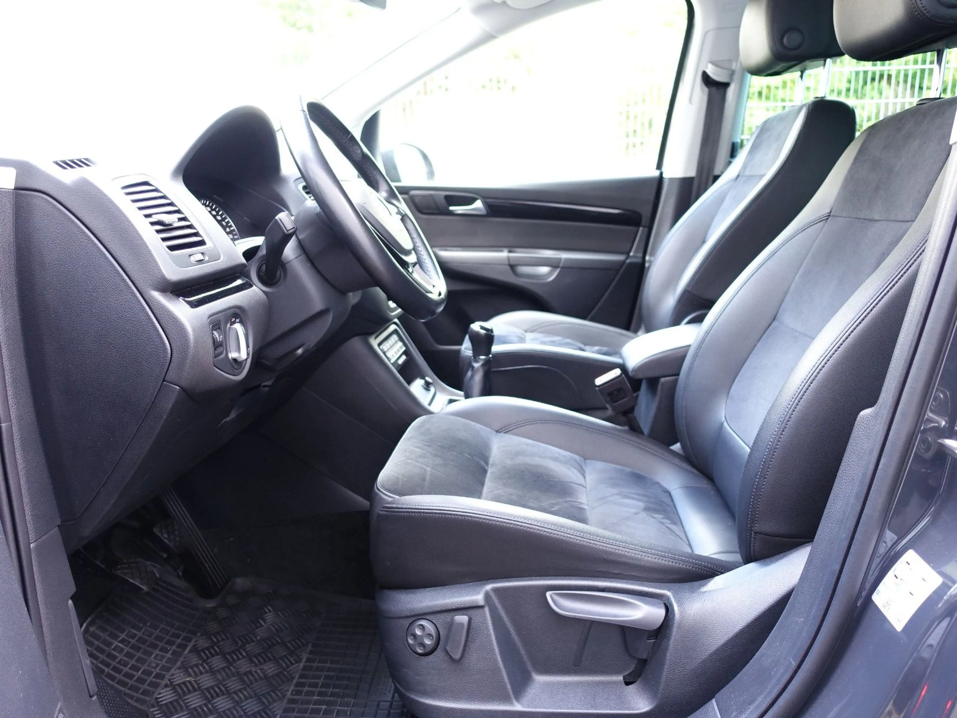 Volkswagen Sharan 1.4 TSI Highline*XENON*NAVI*ALCANTARA*ACC — photo 9