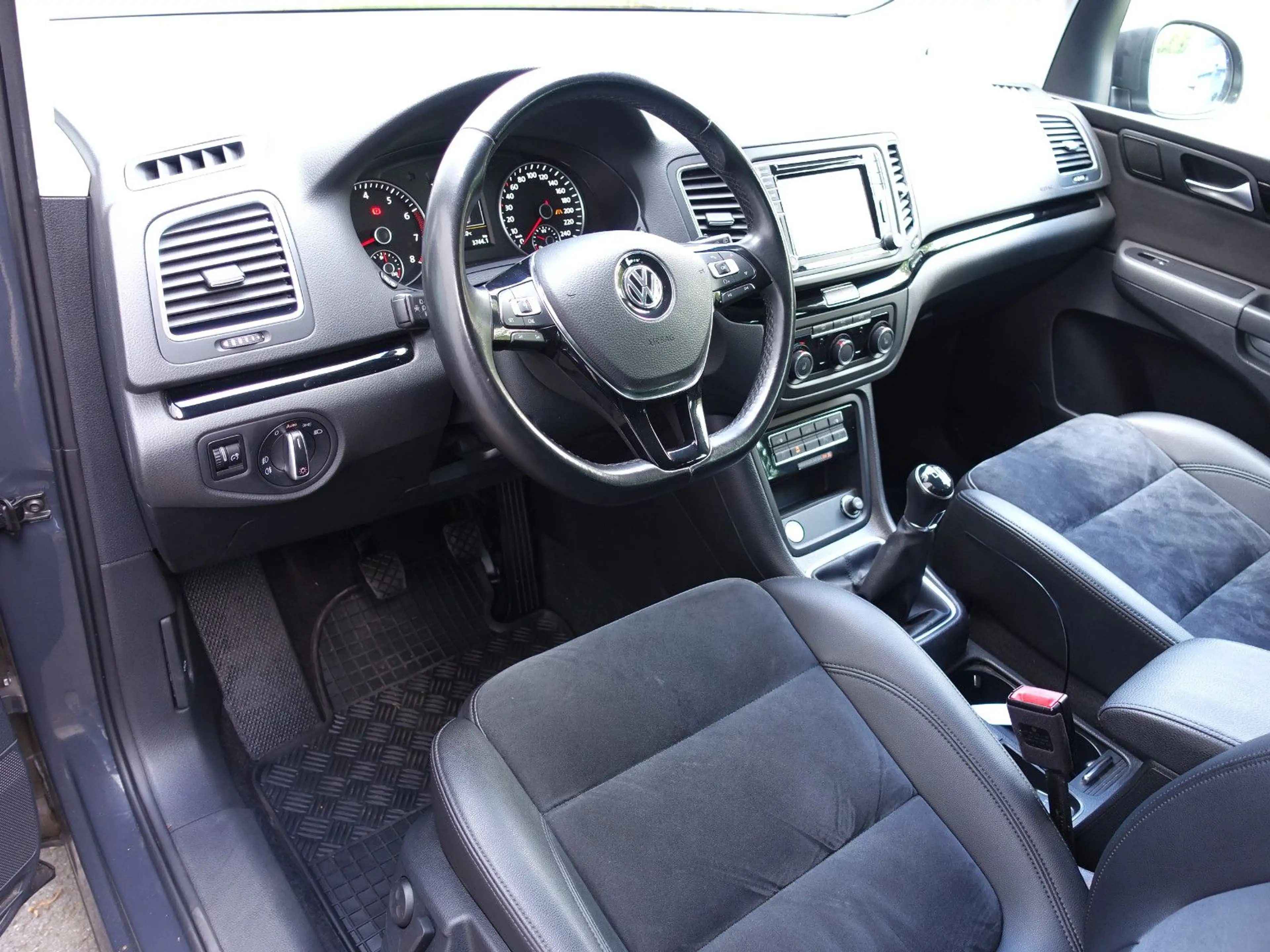 Volkswagen Sharan 1.4 TSI Highline*XENON*NAVI*ALCANTARA*ACC — photo 8