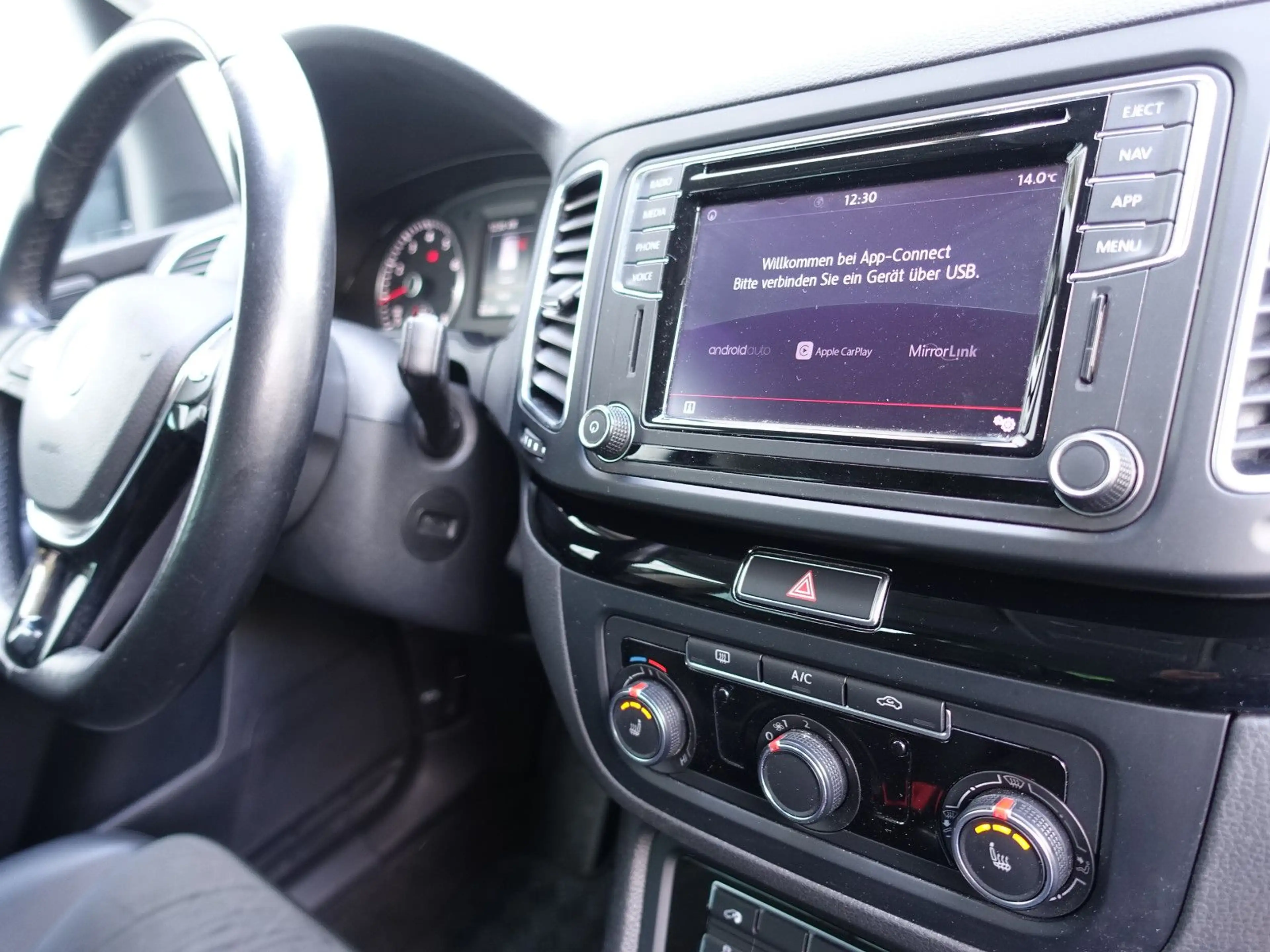 Volkswagen Sharan 1.4 TSI Highline*XENON*NAVI*ALCANTARA*ACC — photo 14