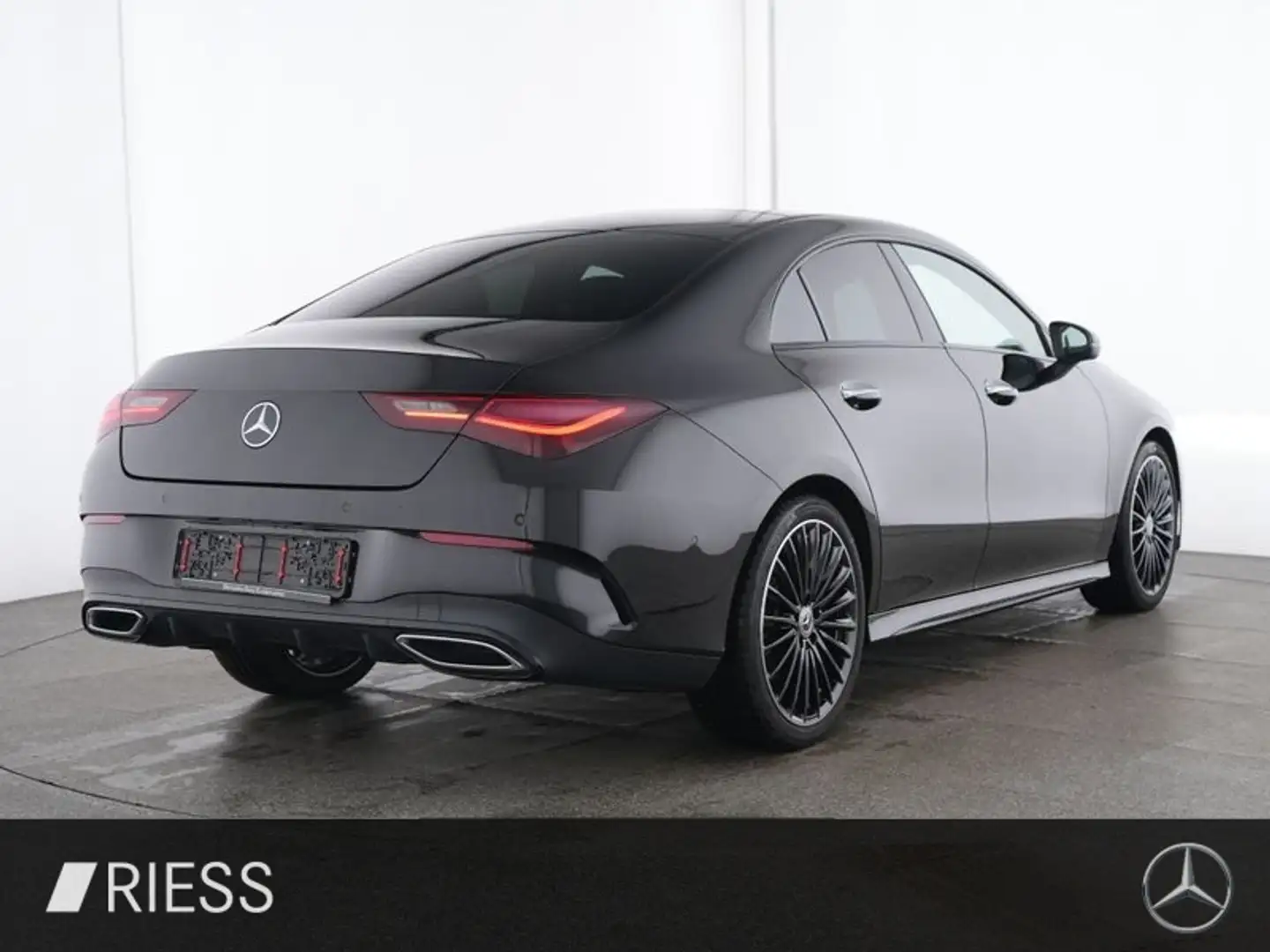 Mercedes-Benz CLA 200 Coupé AMG Sport Night LED Pano Ambi 19" Schwarz - 2