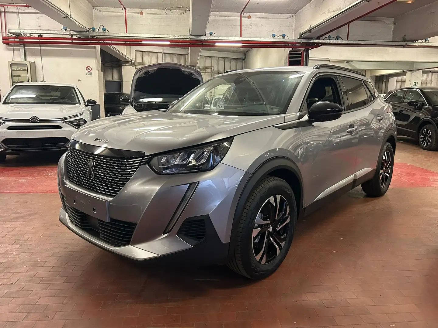 Peugeot 2008 1.2 130cv S&S Allure Pack + Navi + Telecamera Grigio - 1