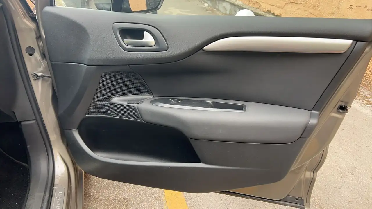 Citroen C4 Berline — photo 23
