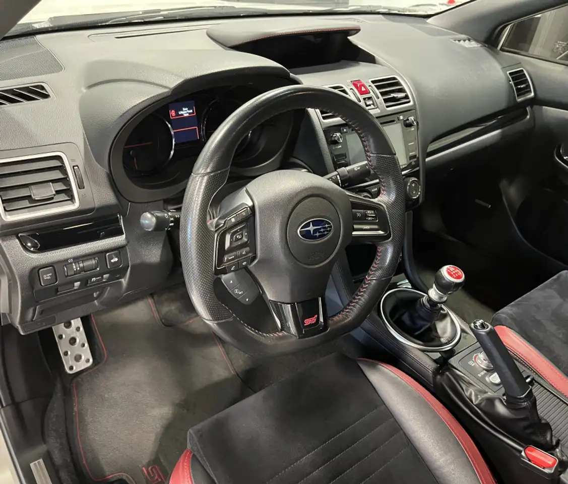Subaru WRX снимка Subaru WRX