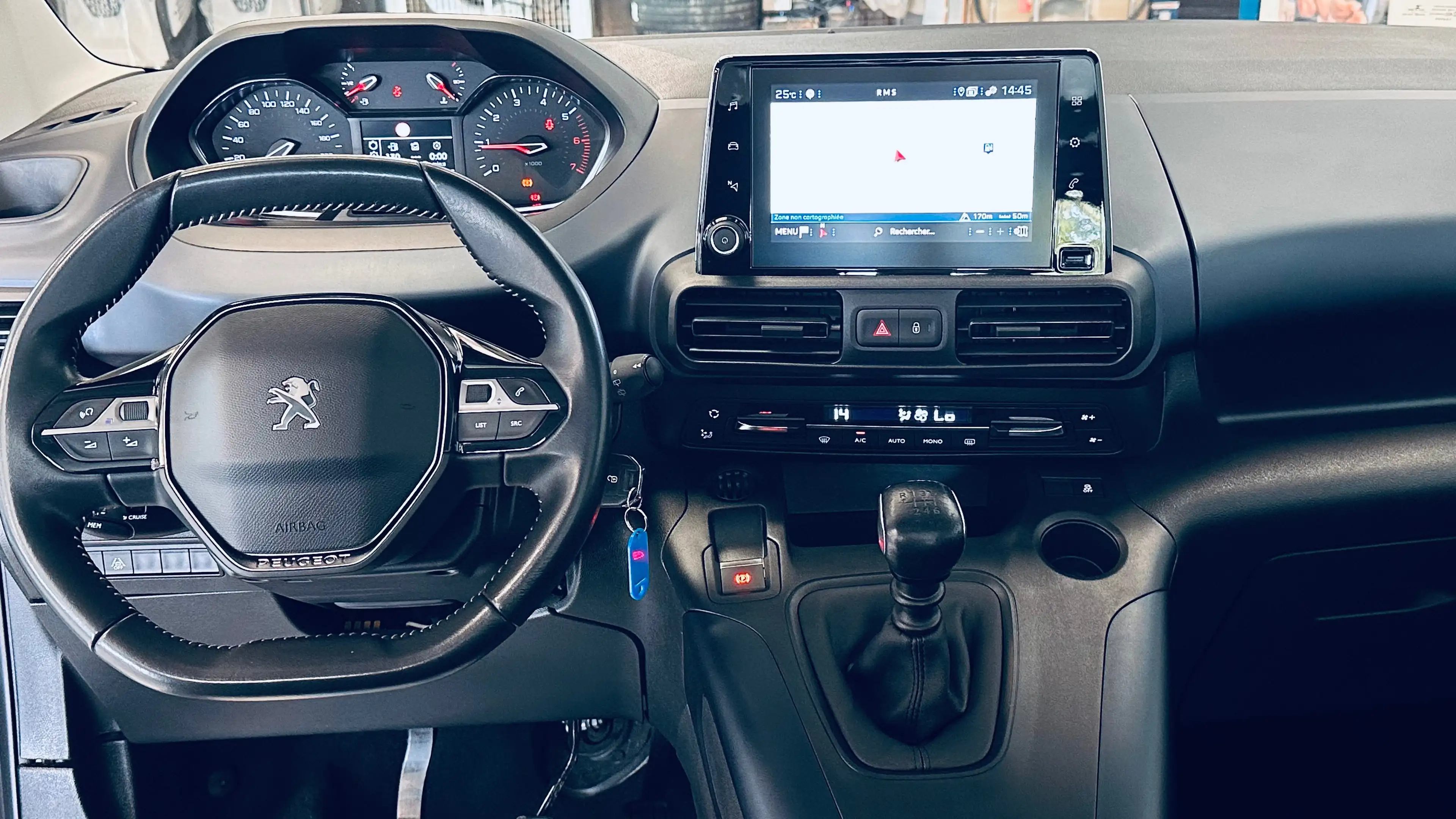 Peugeot Rifter 1.2 Performance PDC NAVI BLUETOOTH ISOFIX LIM CRUISE CLIM BIZONE — photo 11