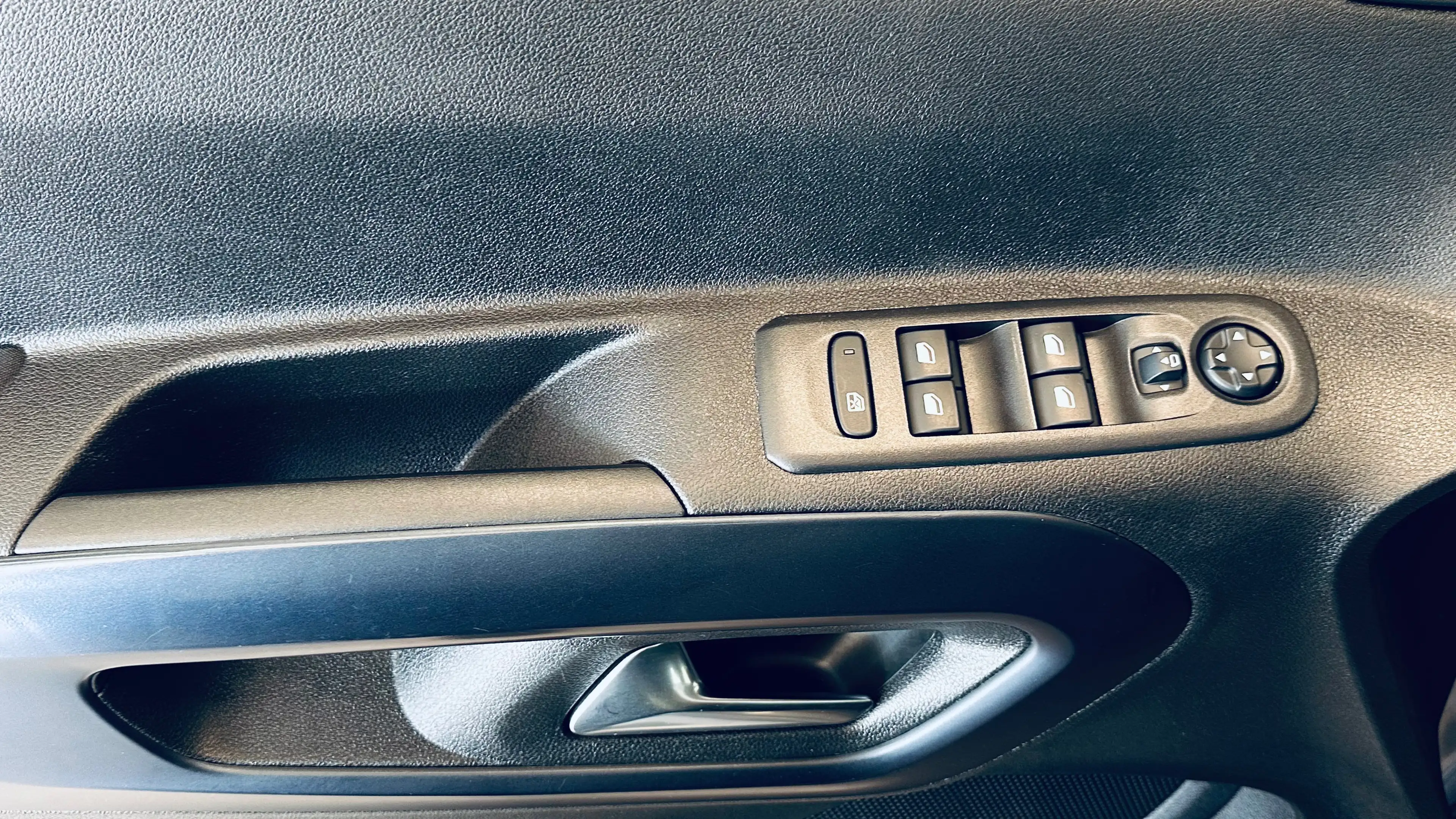 Peugeot Rifter 1.2 Performance PDC NAVI BLUETOOTH ISOFIX LIM CRUISE CLIM BIZONE — photo 15