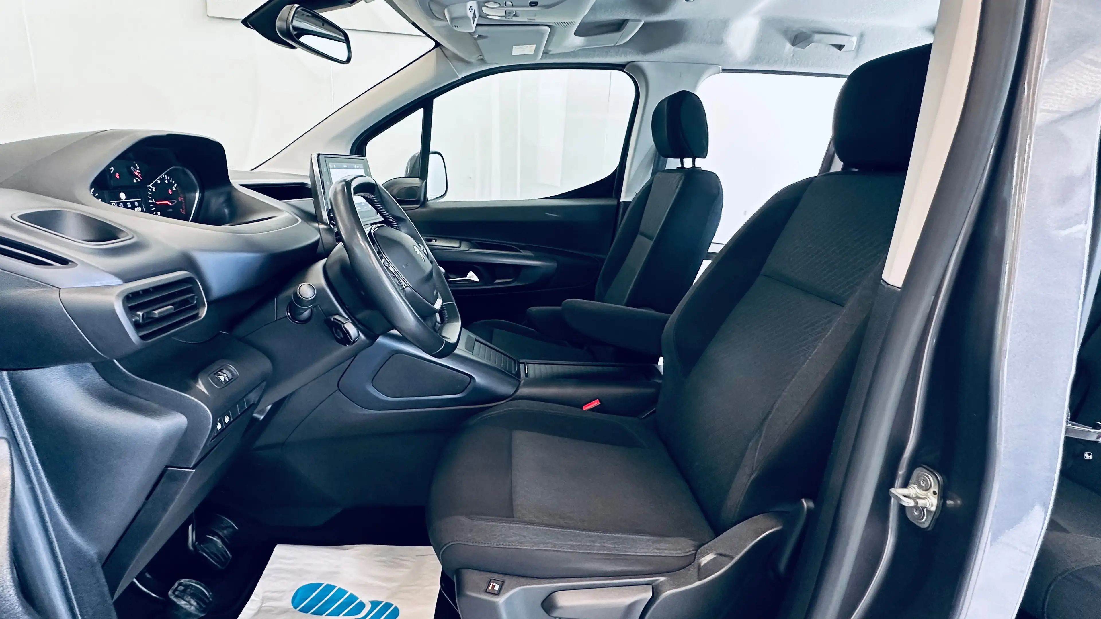 Peugeot Rifter 1.2 Performance PDC NAVI BLUETOOTH ISOFIX LIM CRUISE CLIM BIZONE — photo 8