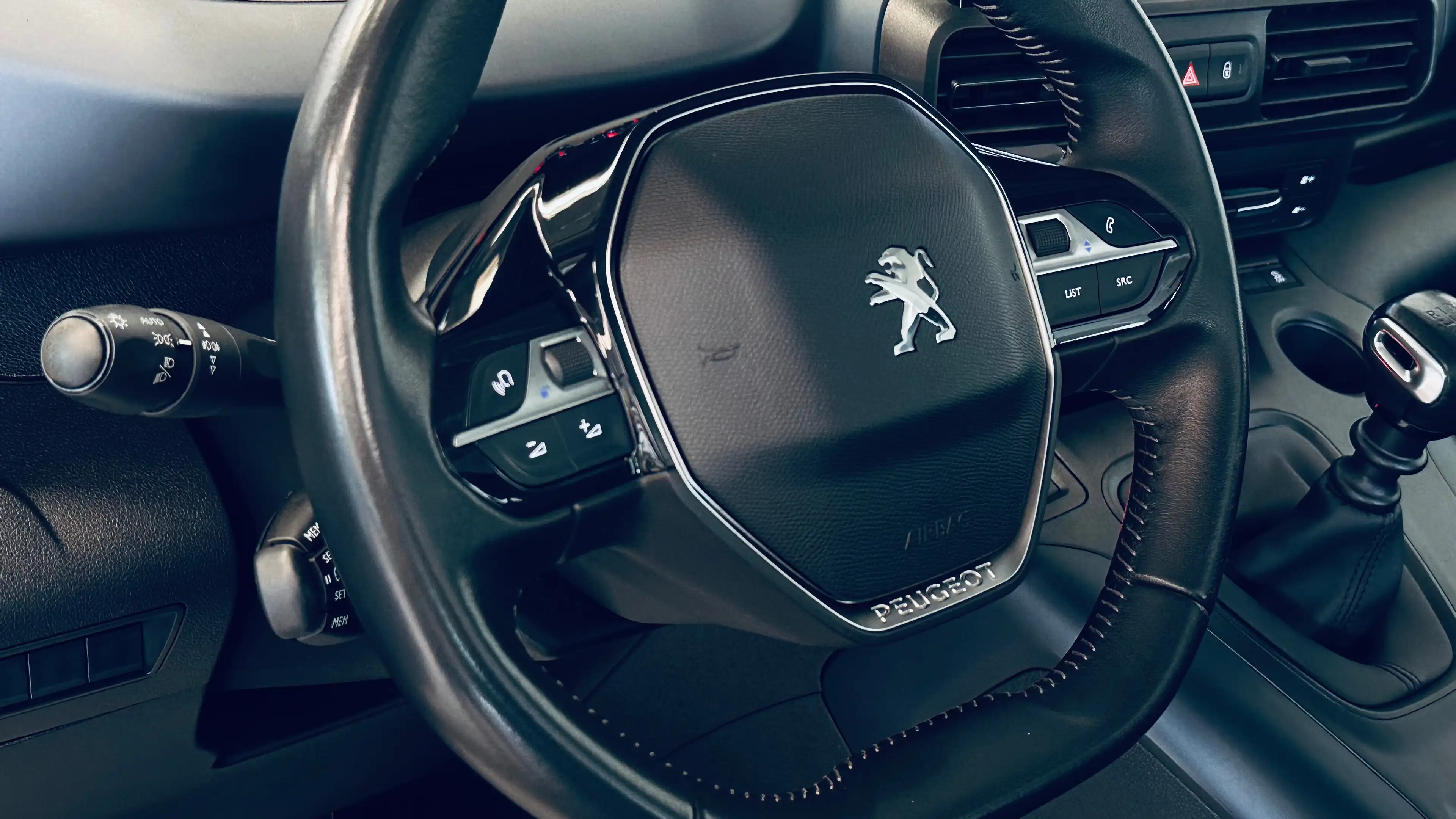 Peugeot Rifter 1.2 Performance PDC NAVI BLUETOOTH ISOFIX LIM CRUISE CLIM BIZONE — photo 12
