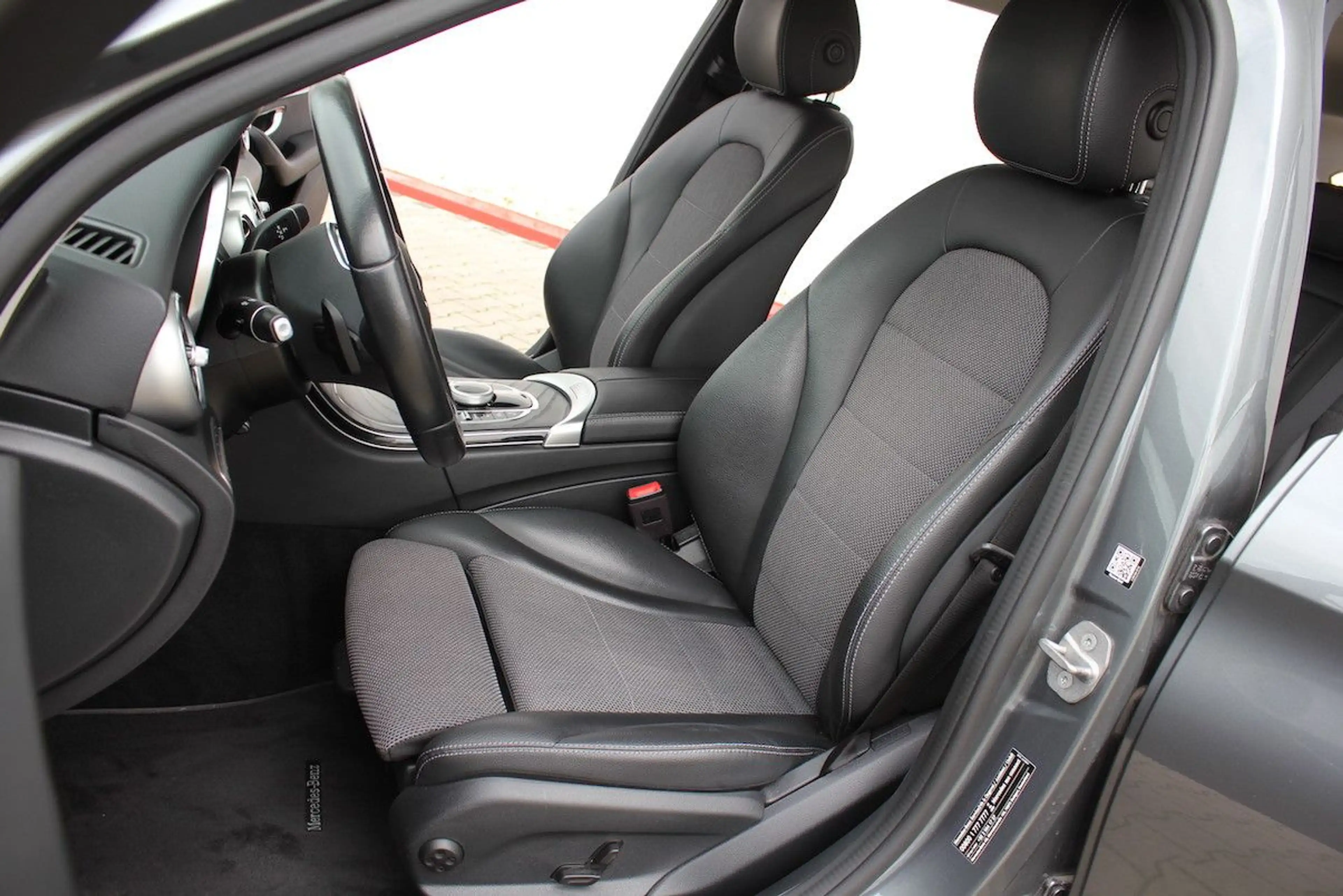 Mercedes-Benz C 300 de T Avantgarde Distronic 23P Totwinkel — photo 6