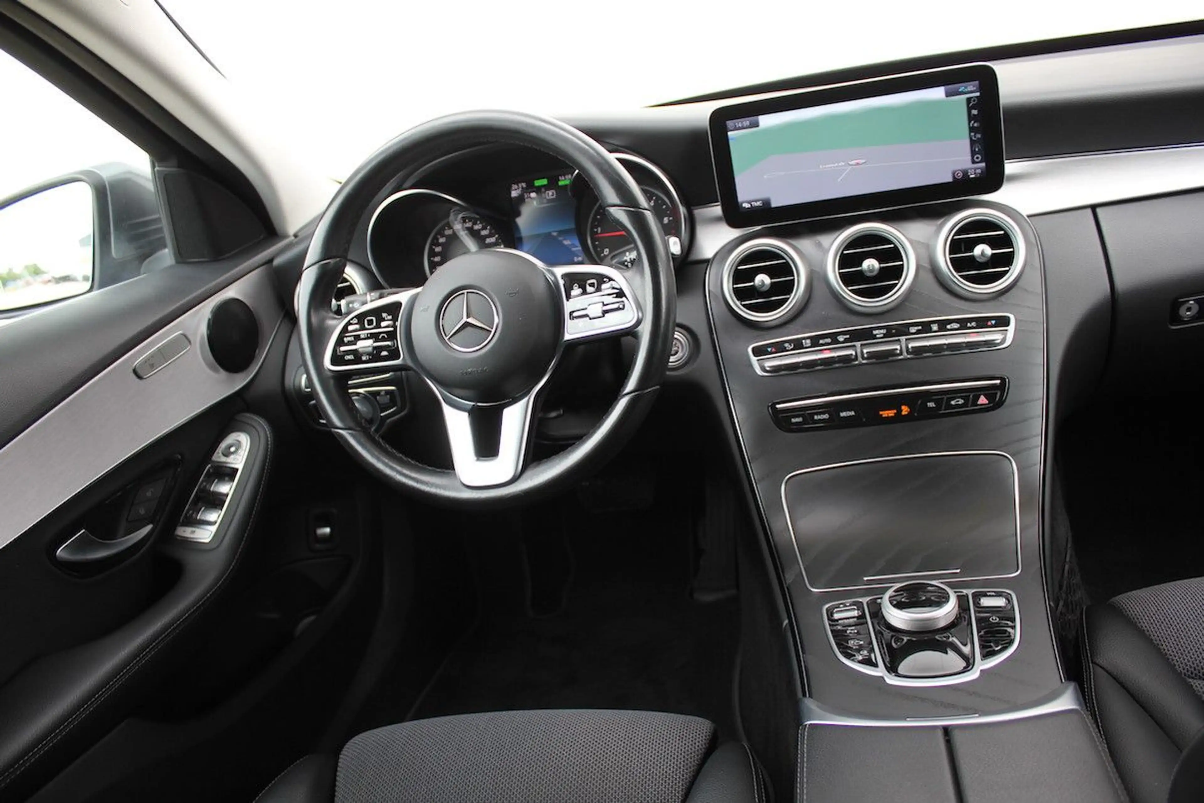 Mercedes-Benz C 300 de T Avantgarde Distronic 23P Totwinkel — photo 7