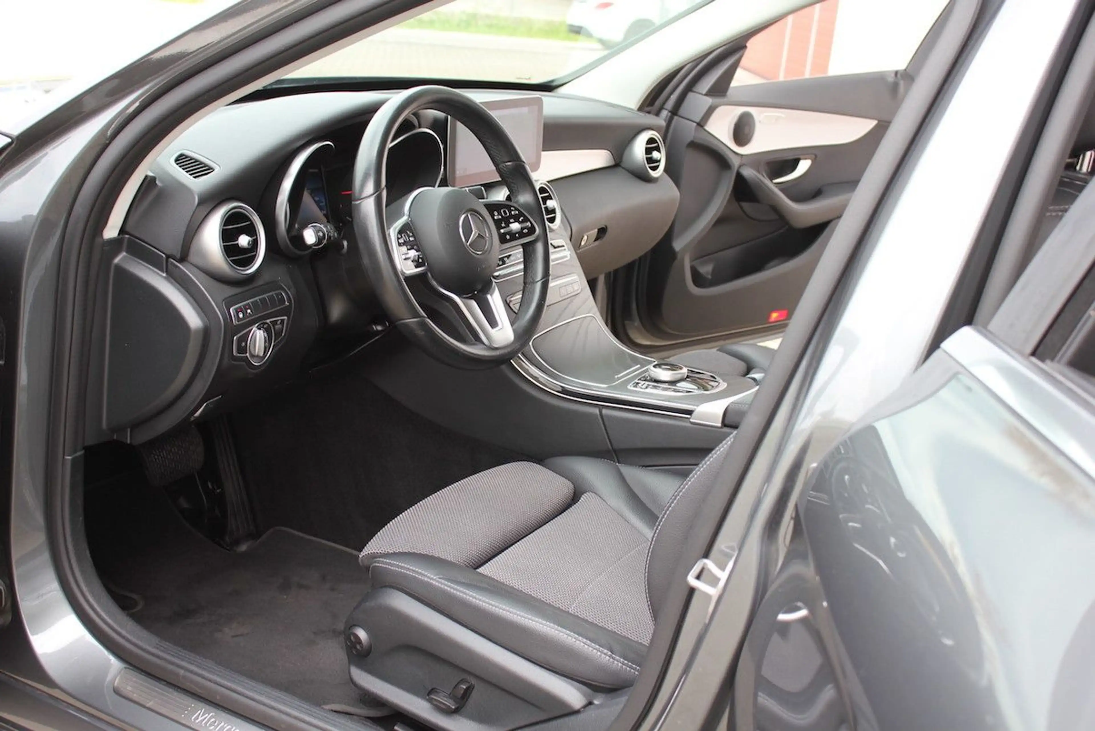 Mercedes-Benz C 300 de T Avantgarde Distronic 23P Totwinkel — photo 5