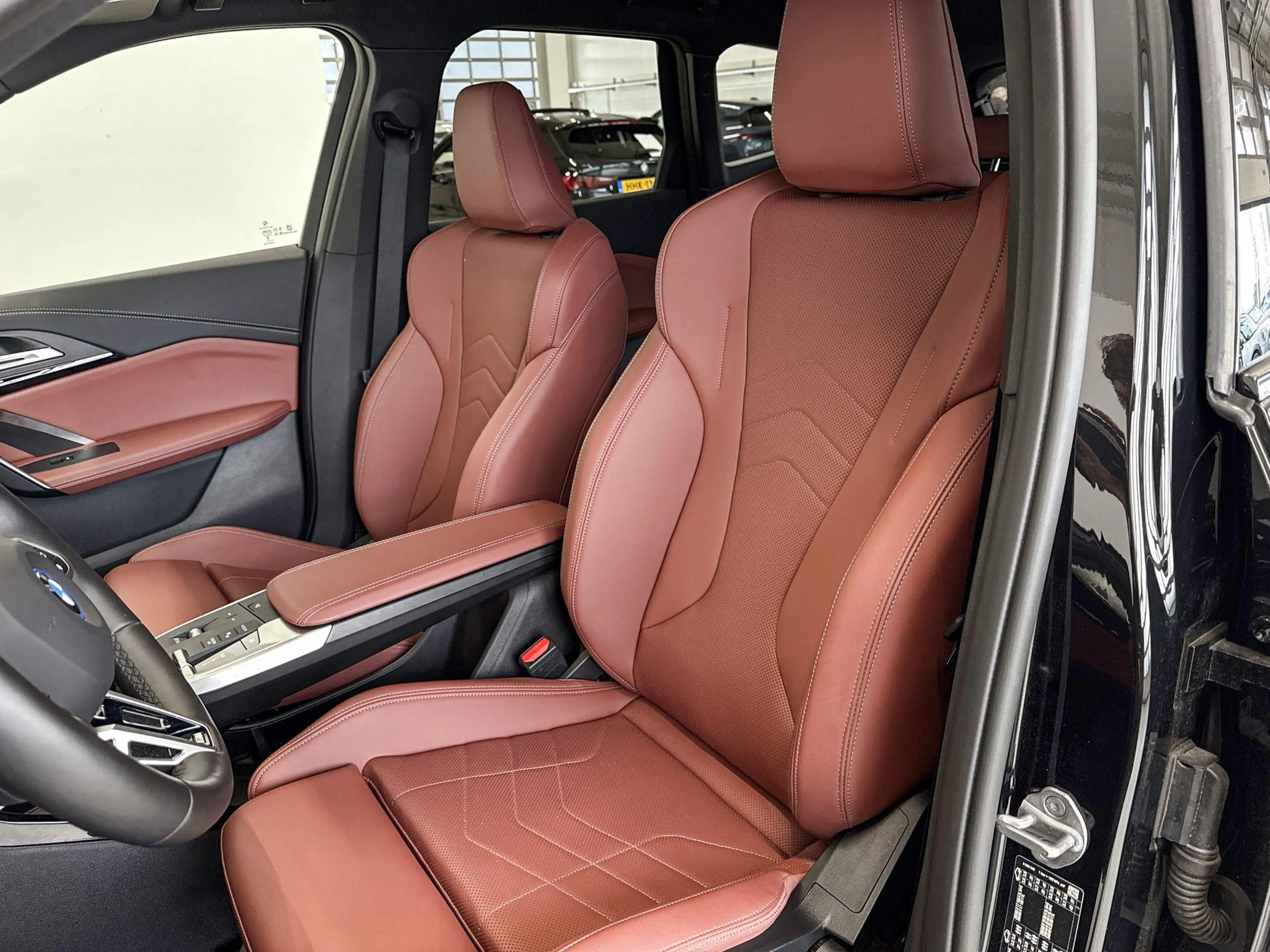 BMW iX1 xDrive30 67 kWh - Verwacht: november 2026 — photo 9