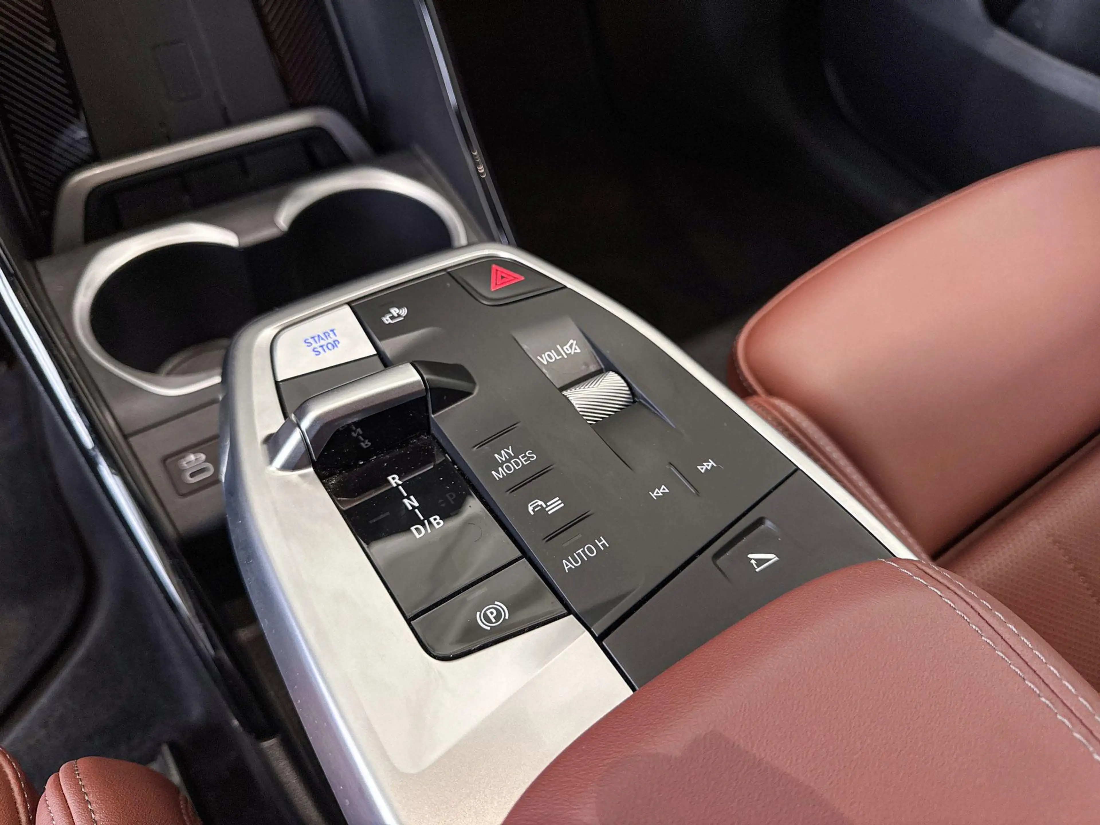 BMW iX1 xDrive30 67 kWh - Verwacht: november 2026 — photo 14