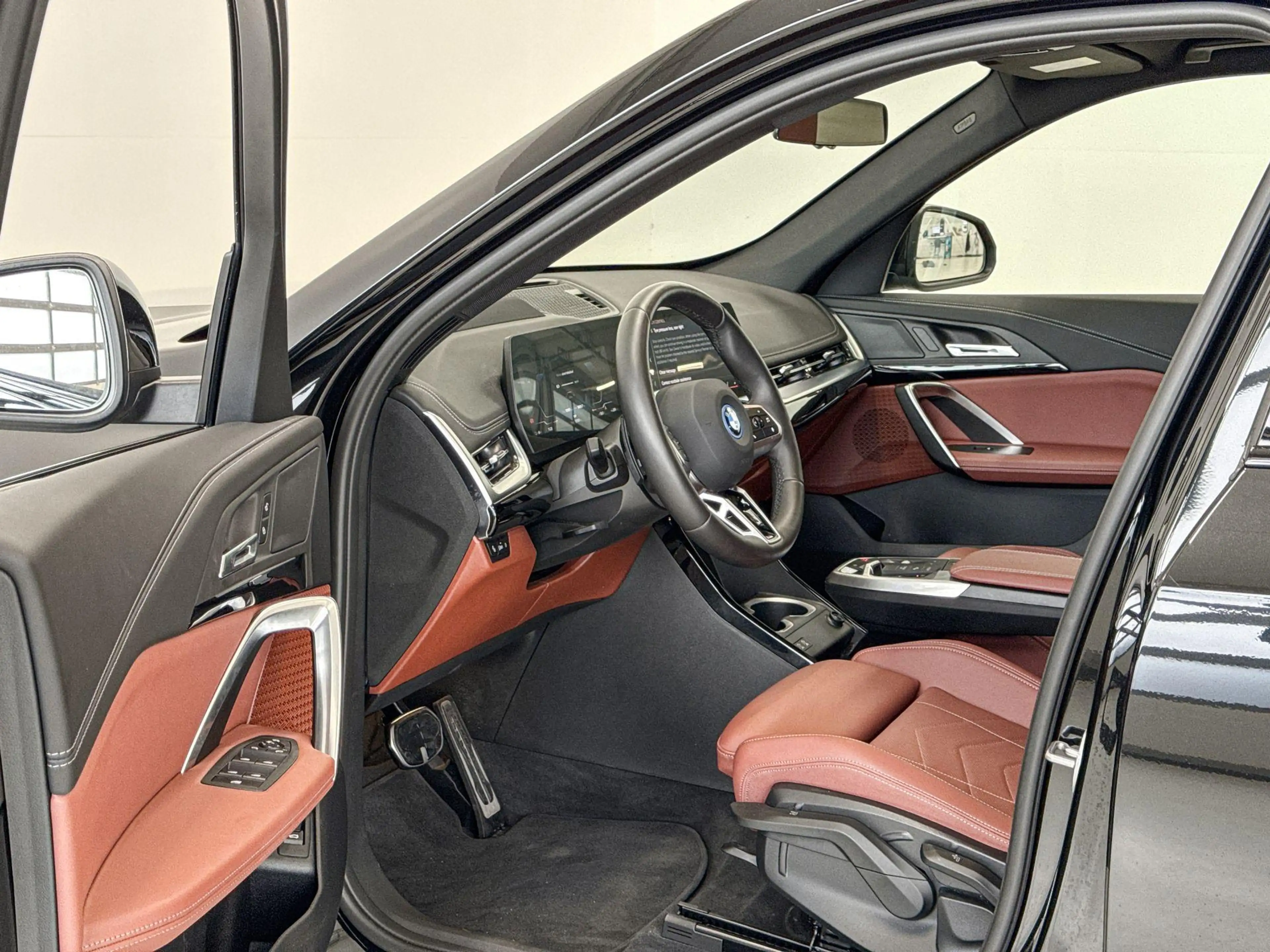 BMW iX1 xDrive30 67 kWh - Verwacht: november 2026 — photo 8