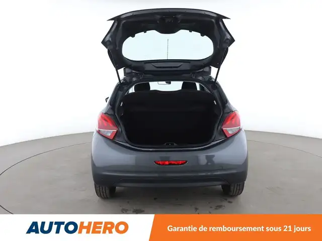 Peugeot 208 view 16