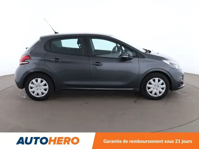 Peugeot 208 view 7