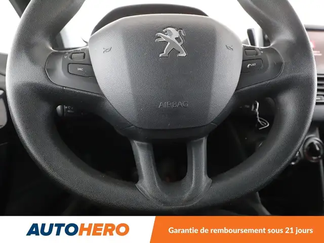Peugeot 208 view 19