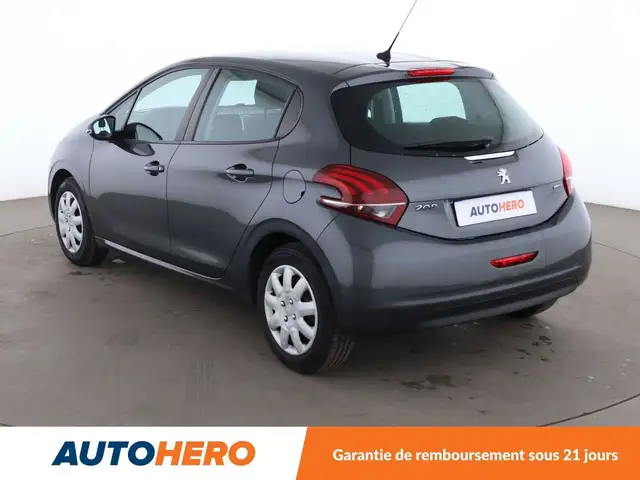Peugeot 208 view 4