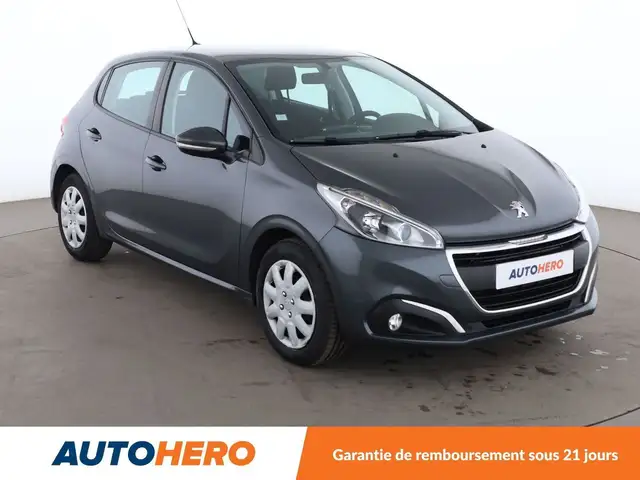 Peugeot 208 view 8