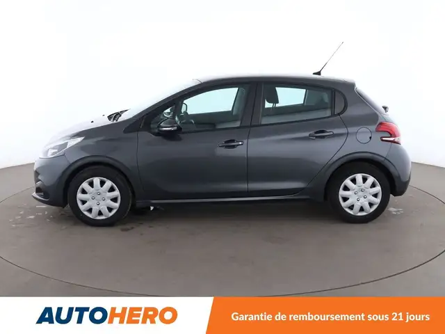 Peugeot 208 view 3