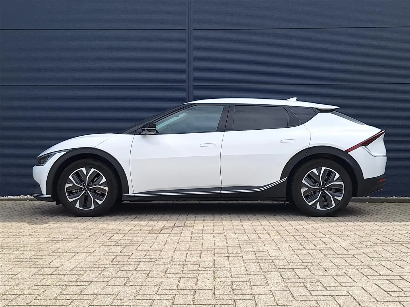 Kia EV6 58kWh 169pk RWD Air | Warmtepomp | Stoel/Stuurverw Wit - 2