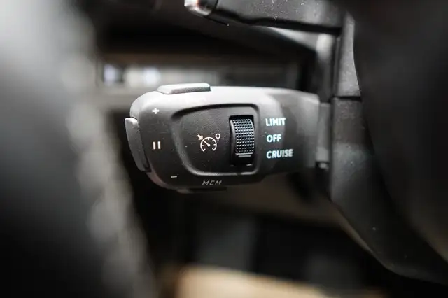 Peugeot 5008 view 25