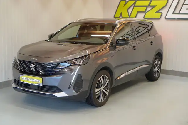 Peugeot 5008 view 11