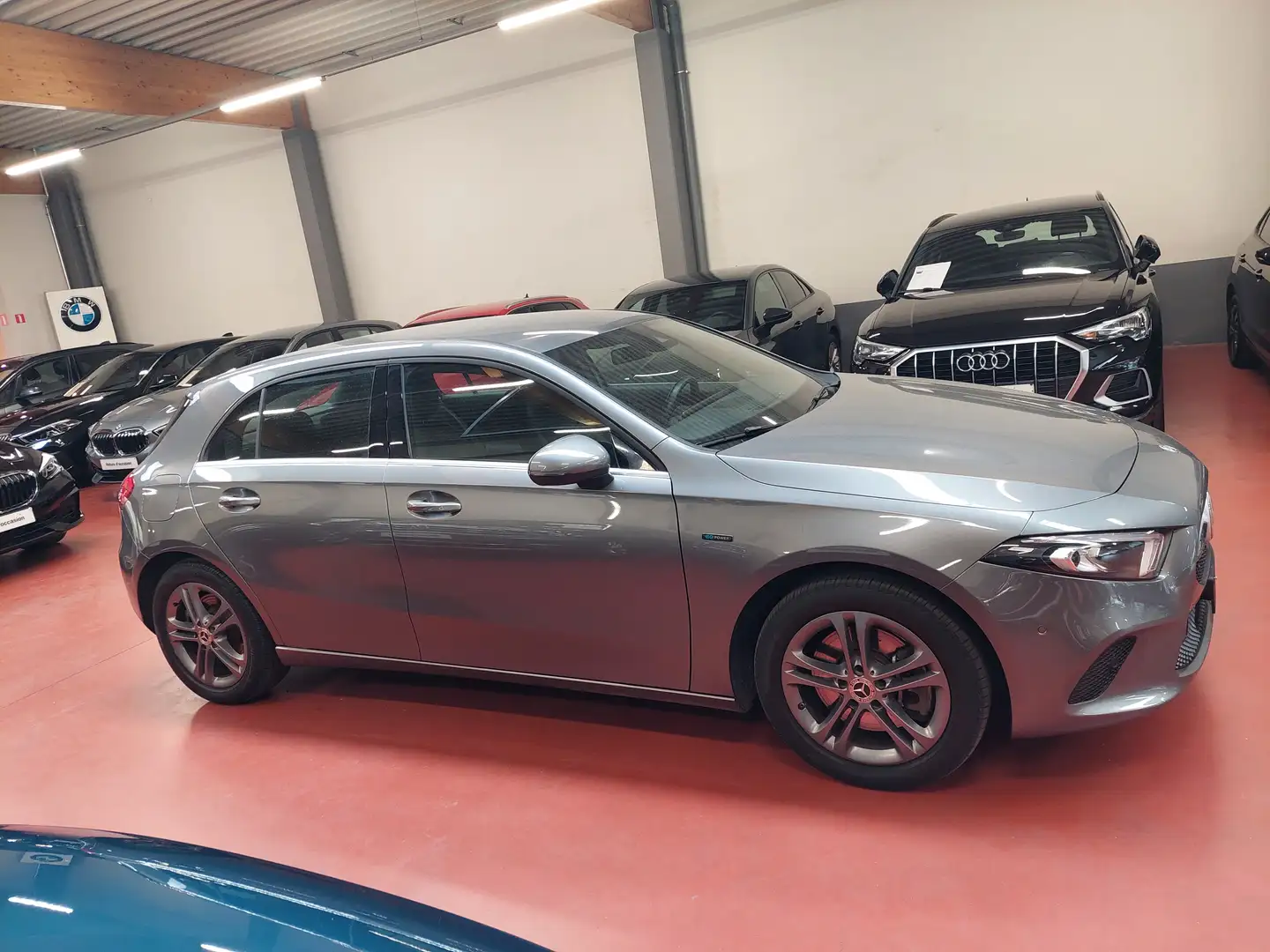 Mercedes-Benz A 250 e PHEV - NAVI - LED - CAMERA - Garantie Grijs - 2