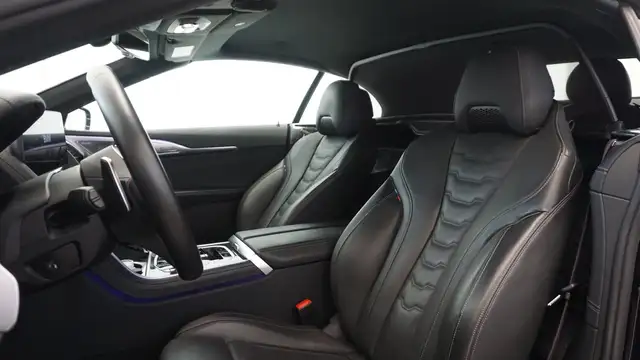 BMW M850 i xDrive Ansicht 3