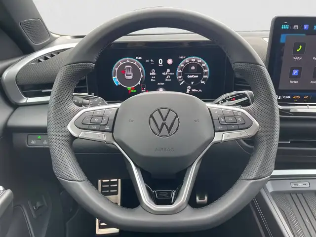 Volkswagen T-Roc view 12