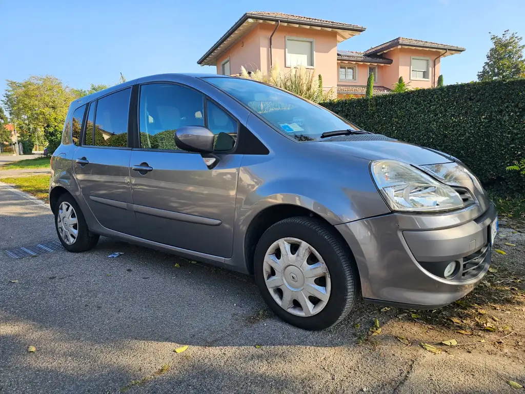 Renault Grand Modus 2009 из Европы — купить под ключ