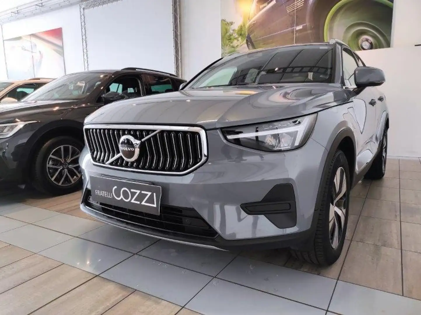 Volvo XC40 (2017-->) - XC40 T5 Recharge Plug-in Hybrid automa Grey - 2