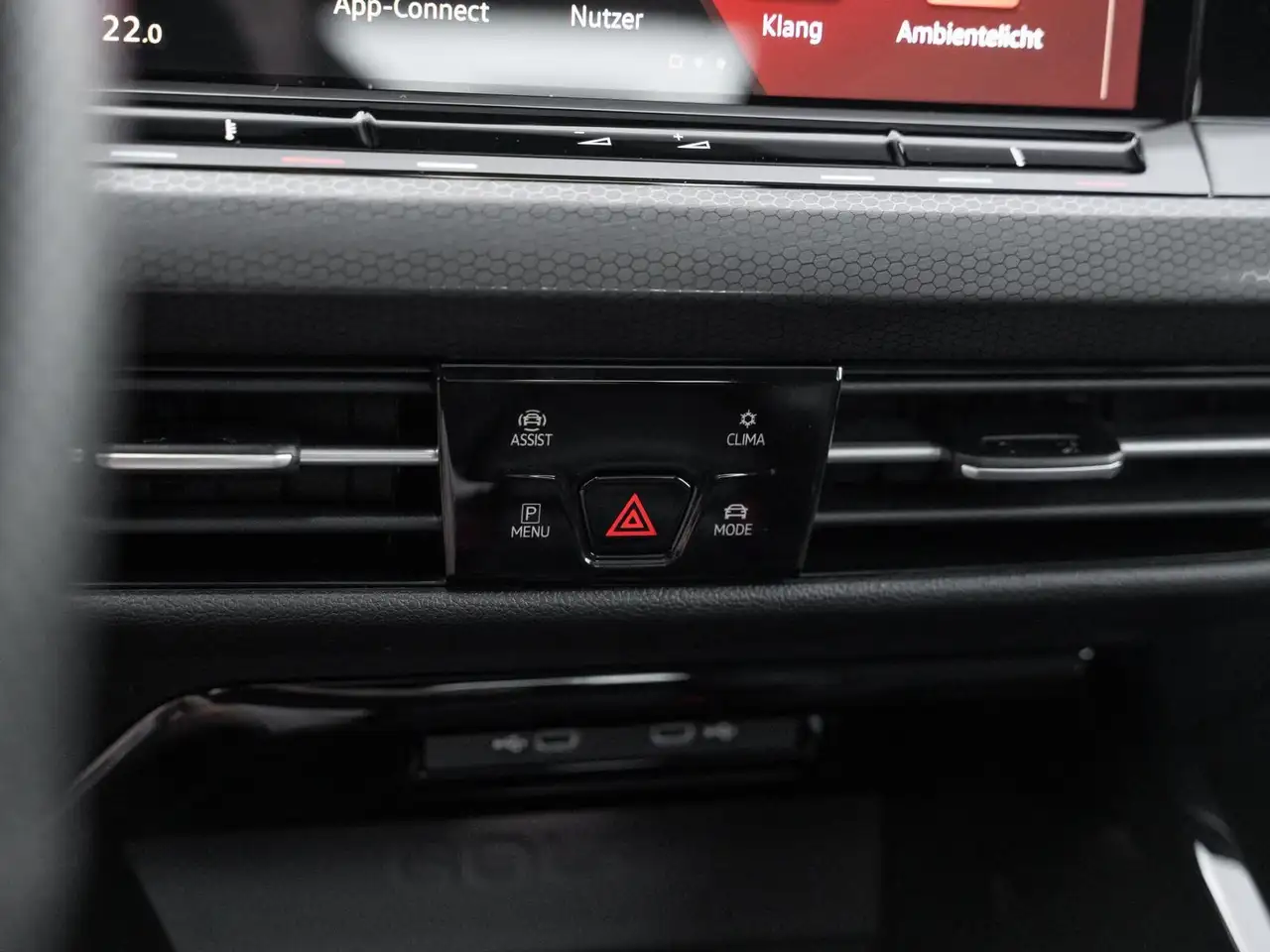 Volkswagen Golf GTI — photo 18