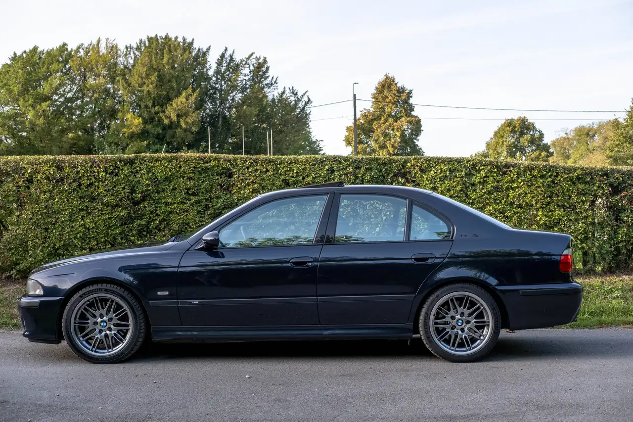 BMW M5 4.9i V8, foto 3
