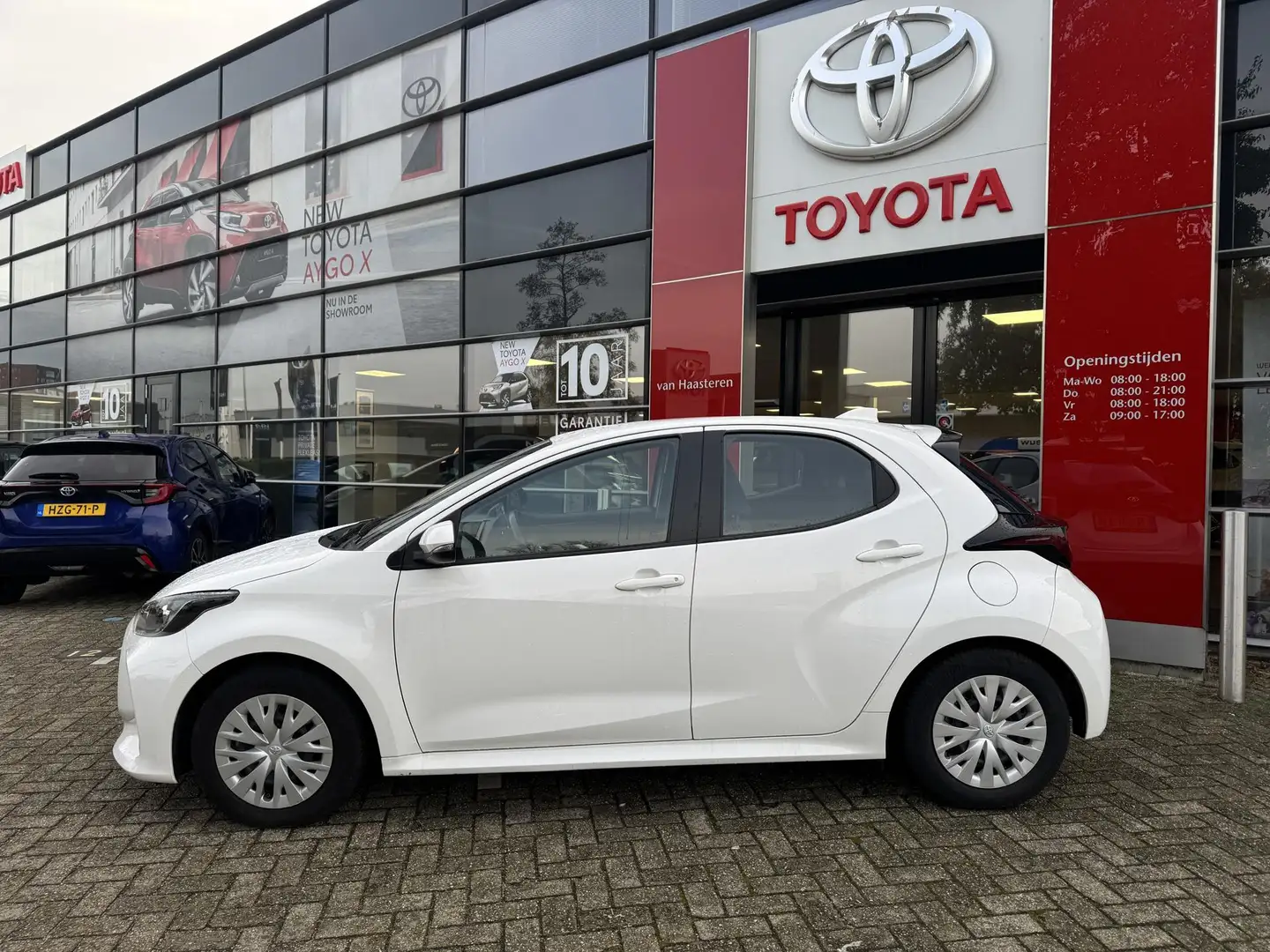 Toyota Yaris 1.5 Hybrid 116pk CVT Active Bianco - 2