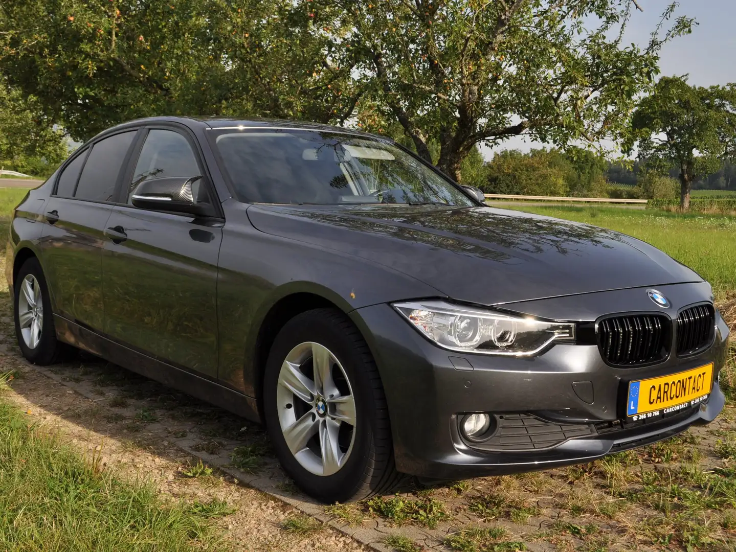 BMW 318 318d Aut. Gris - 1