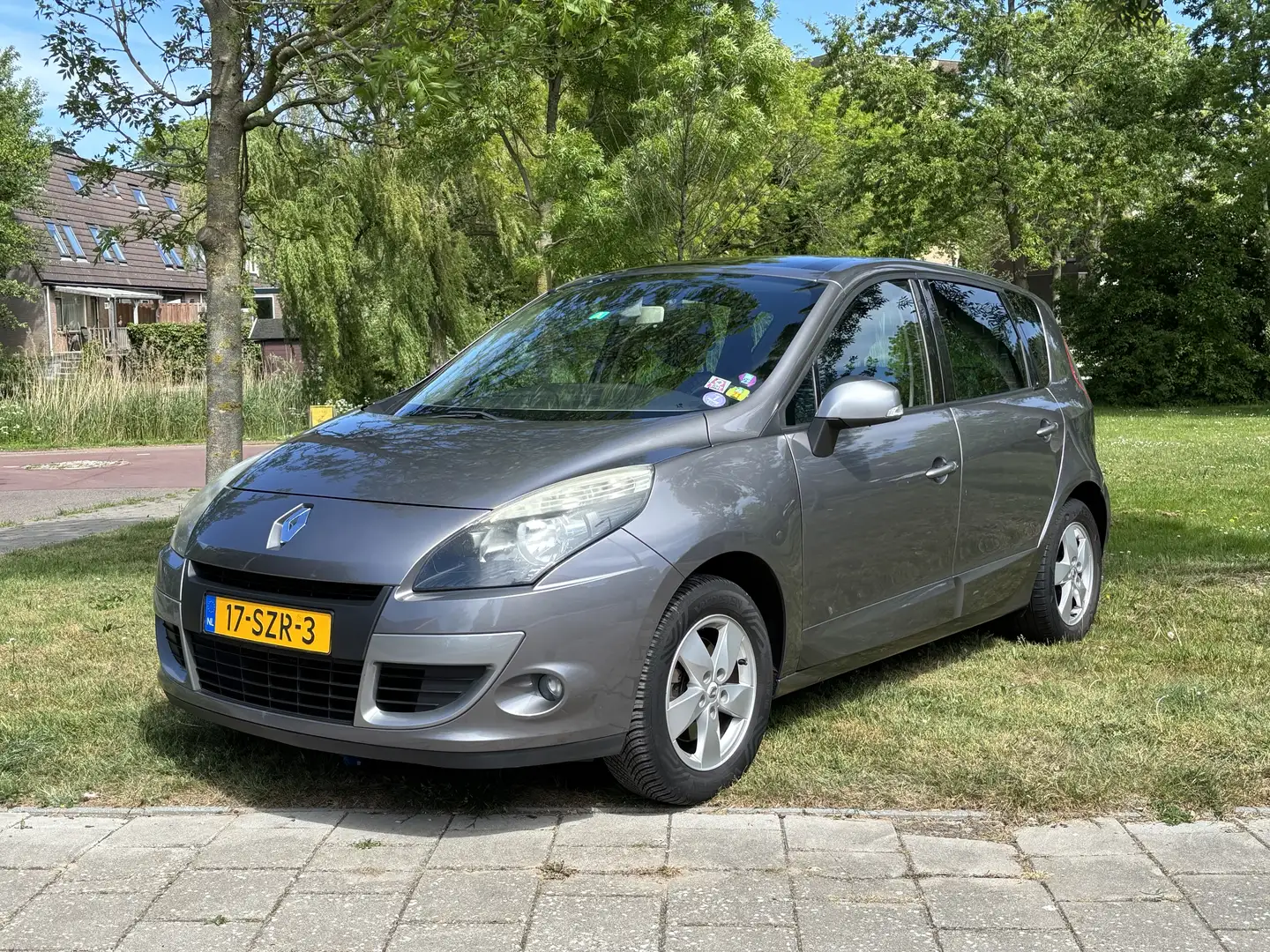 Renault Megane 1.6 Parisienne E85 Grijs - 2