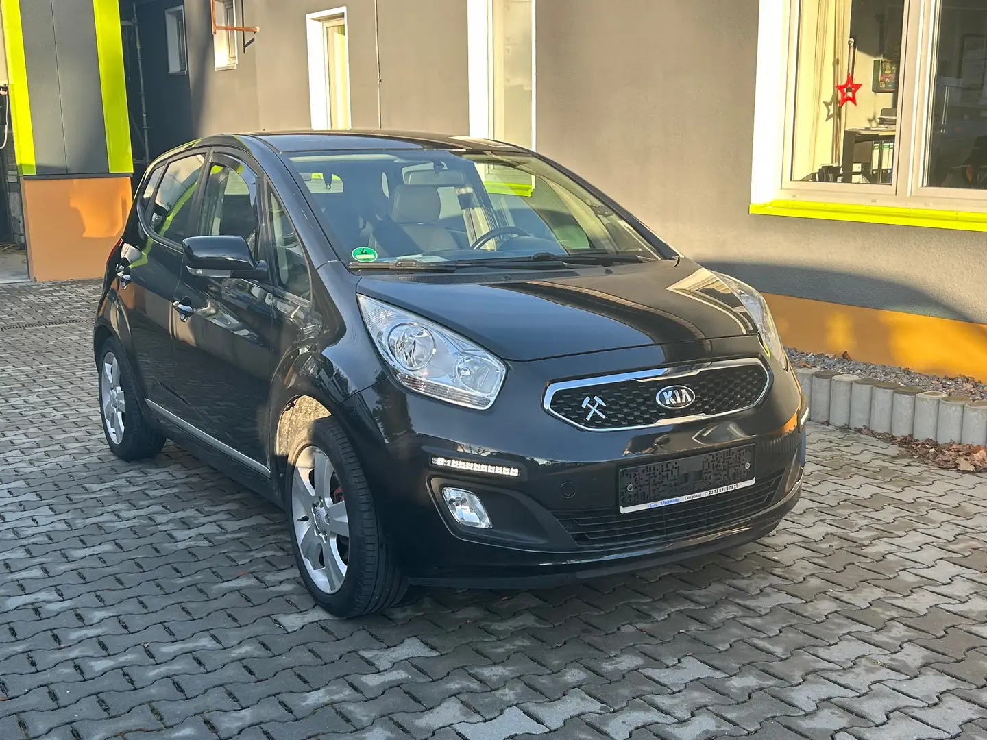 Kia Venga Spirit 1.6CVVT PDC Navi Klimaaut. SHZ ALU MuFU WR Schwarz - 2