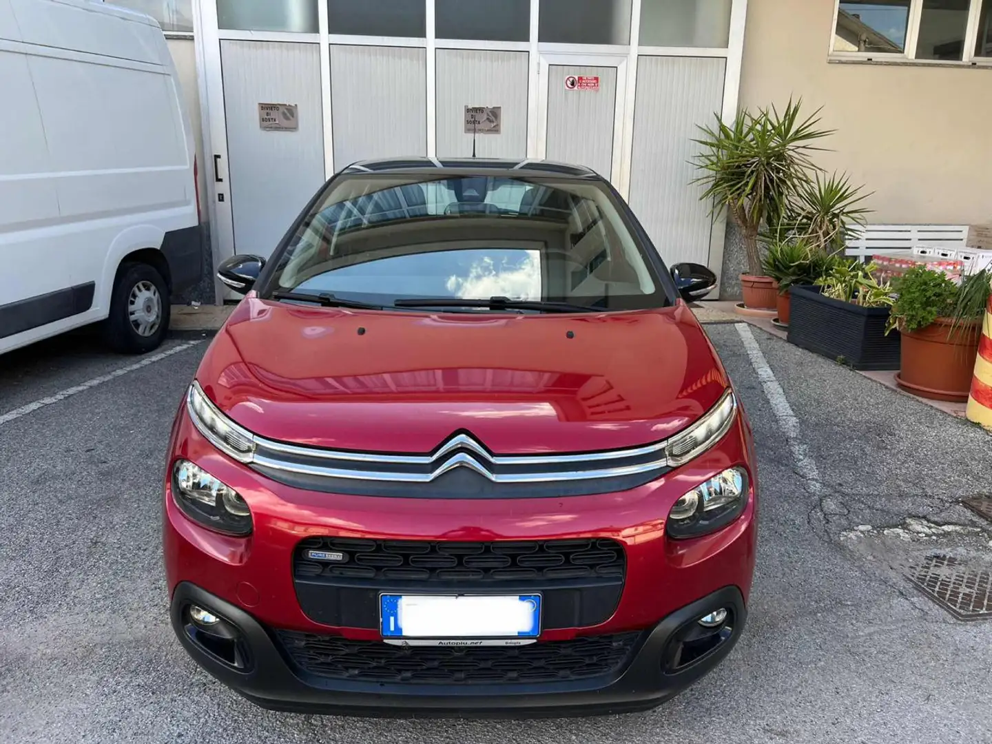 Citroen C3 PureTech 82 Shine Rosso - 1