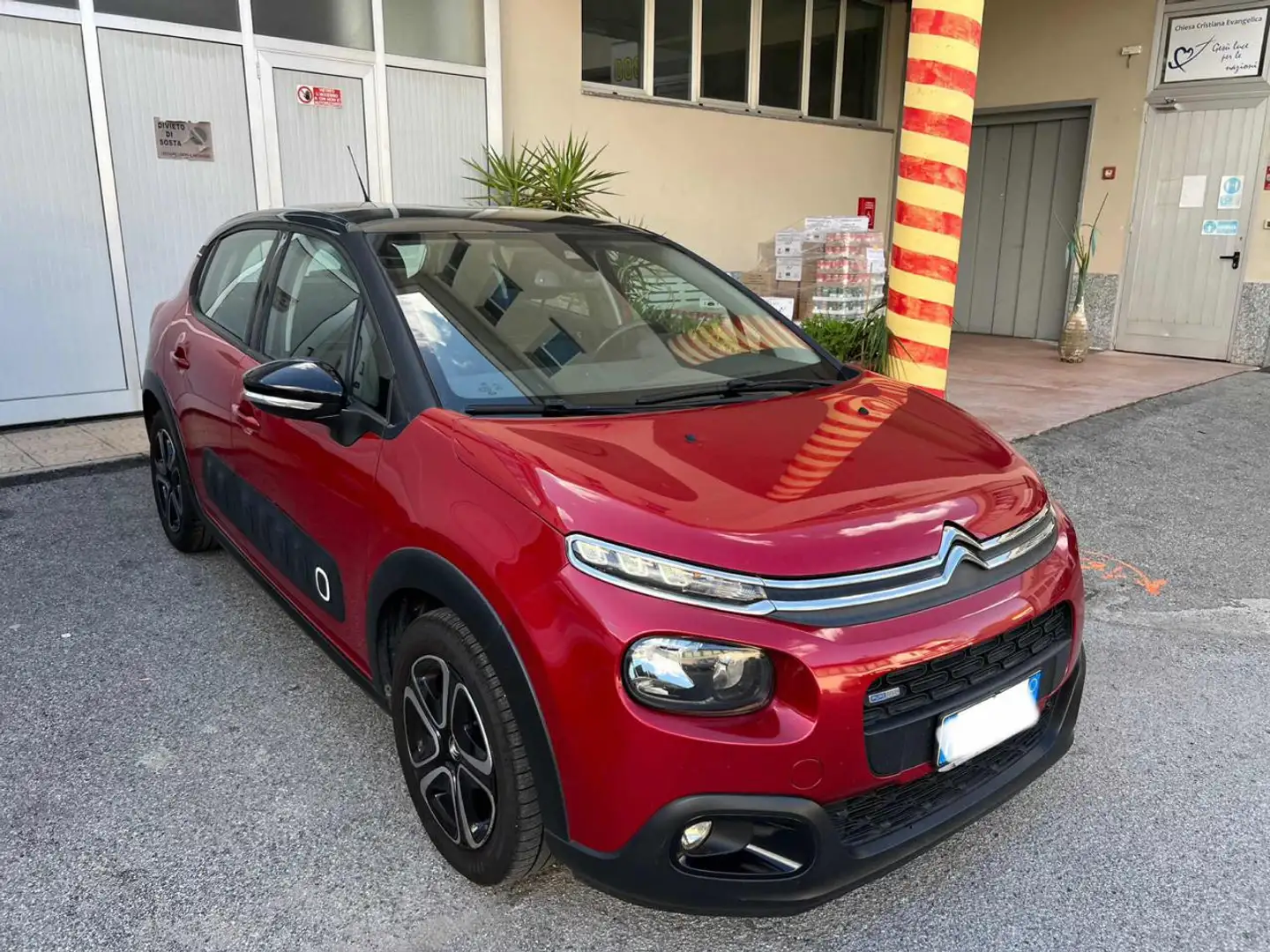 Citroen C3 PureTech 82 Shine Rosso - 2