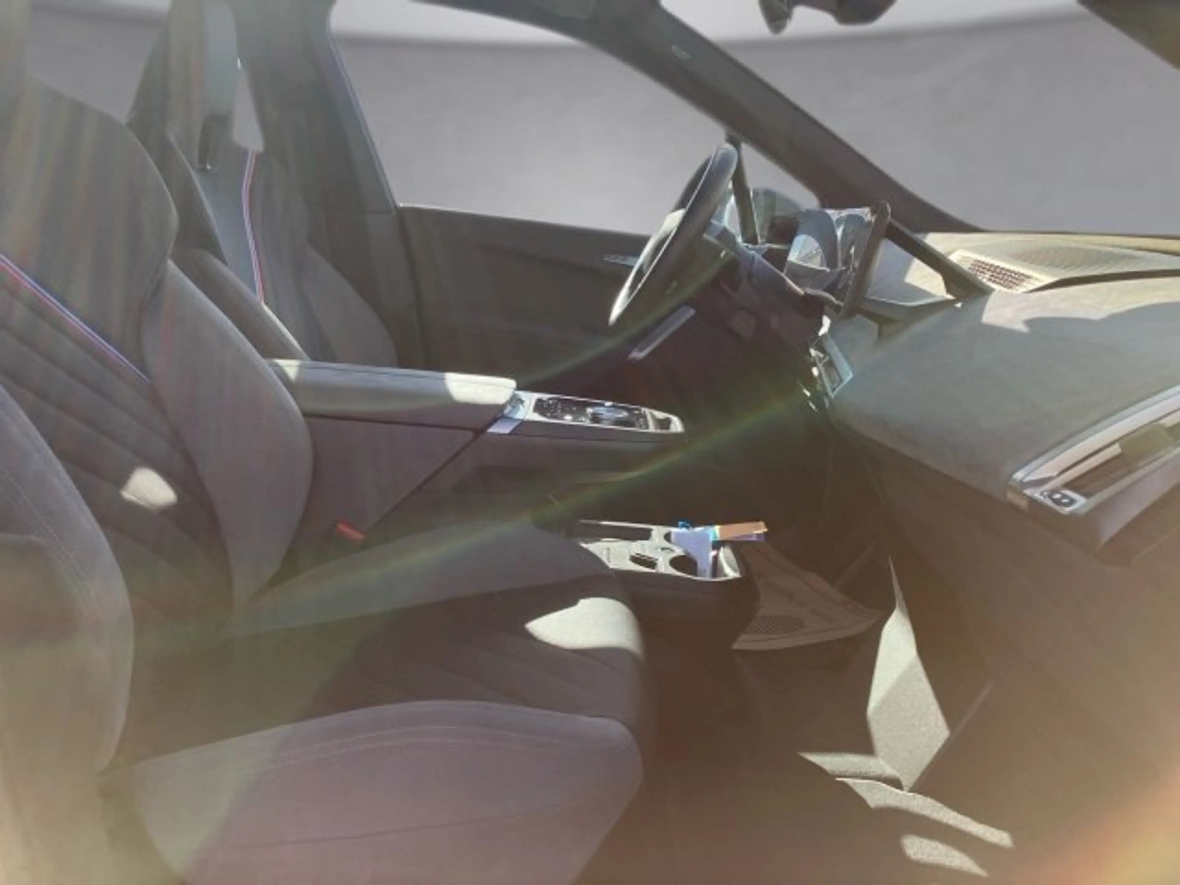 BMW iX xDrive45 — photo 11
