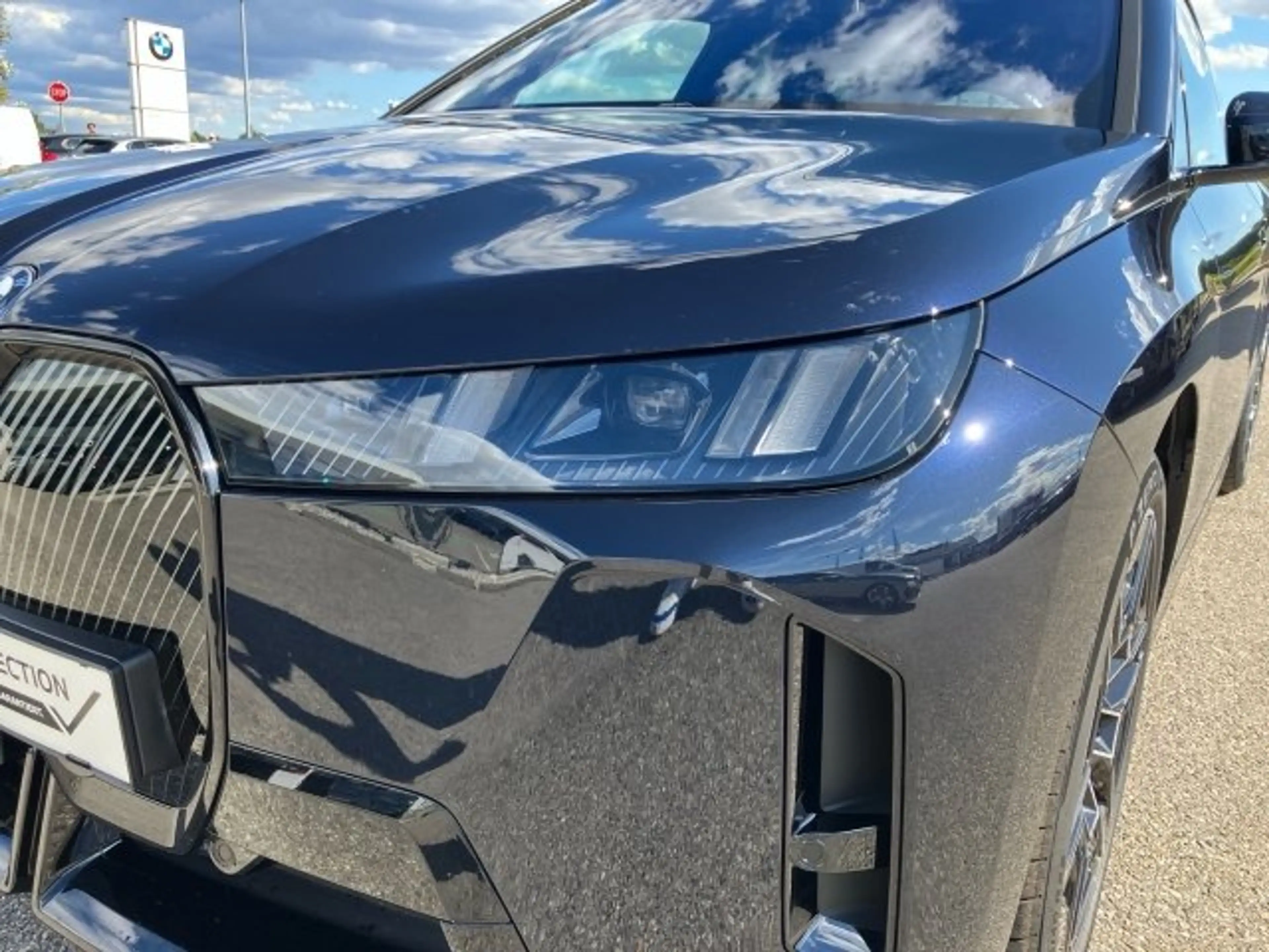 BMW iX xDrive45 — photo 7