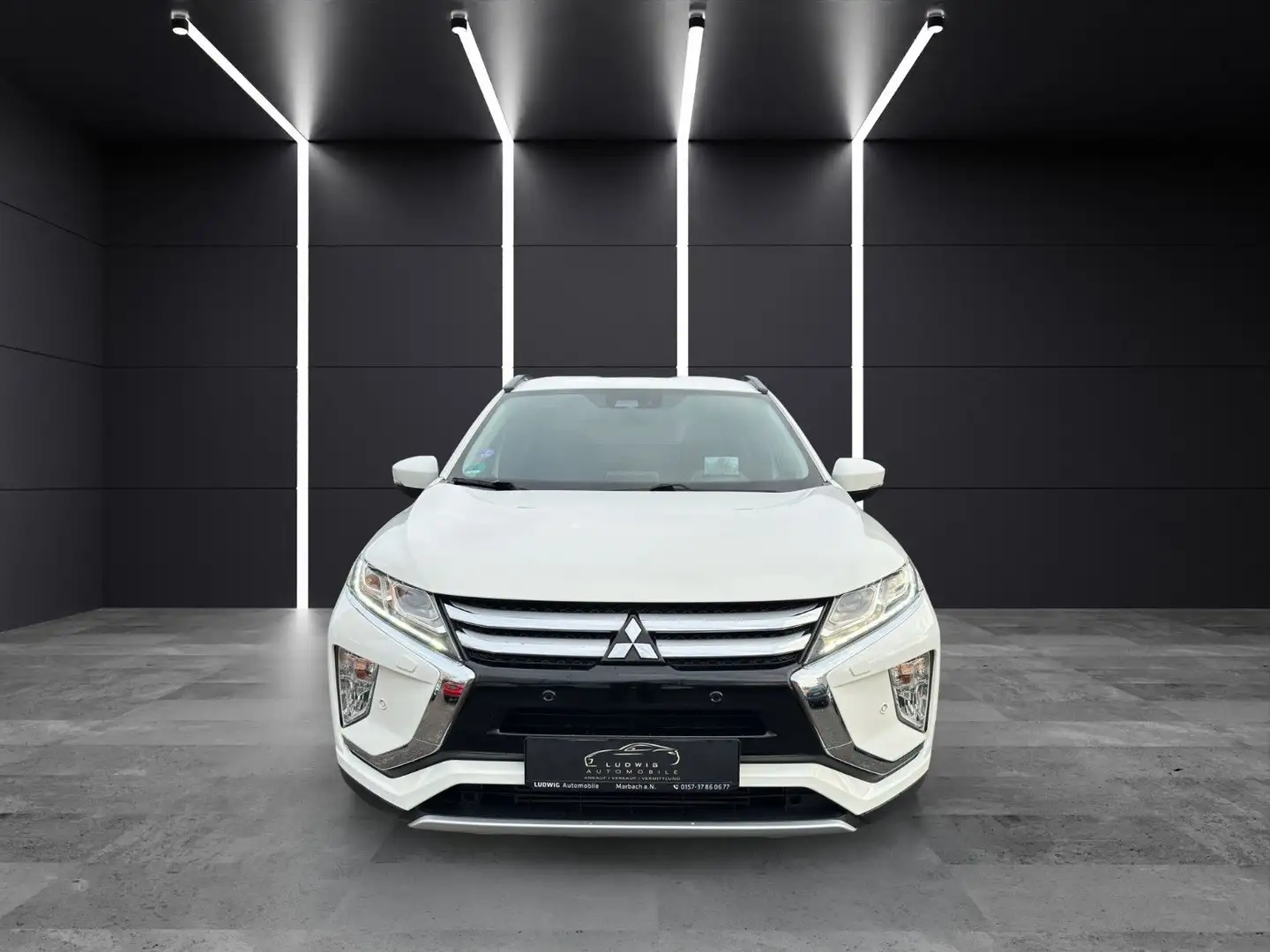 Mitsubishi Eclipse Cross Intro Edition 4WD / AUTOMATIK /AHK Blanc - 2