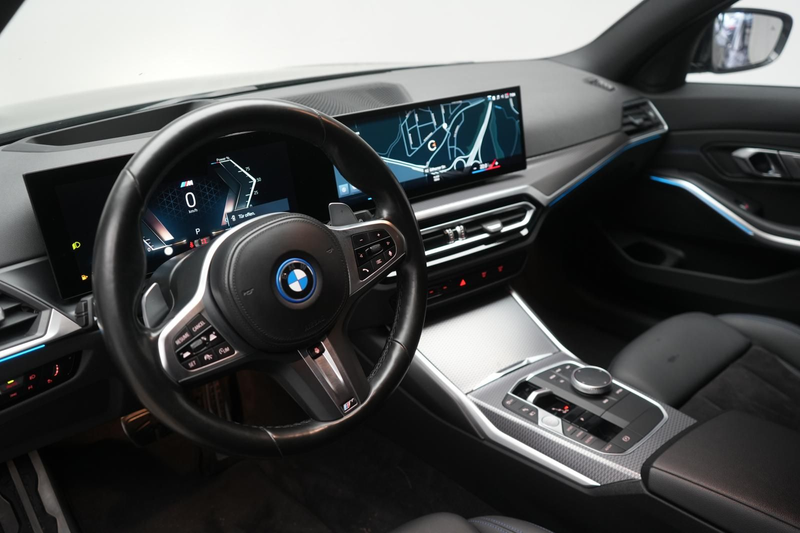 BMW 330 e Touring M Sport ACC/Kamera/HUD/Wide/Side — photo 12