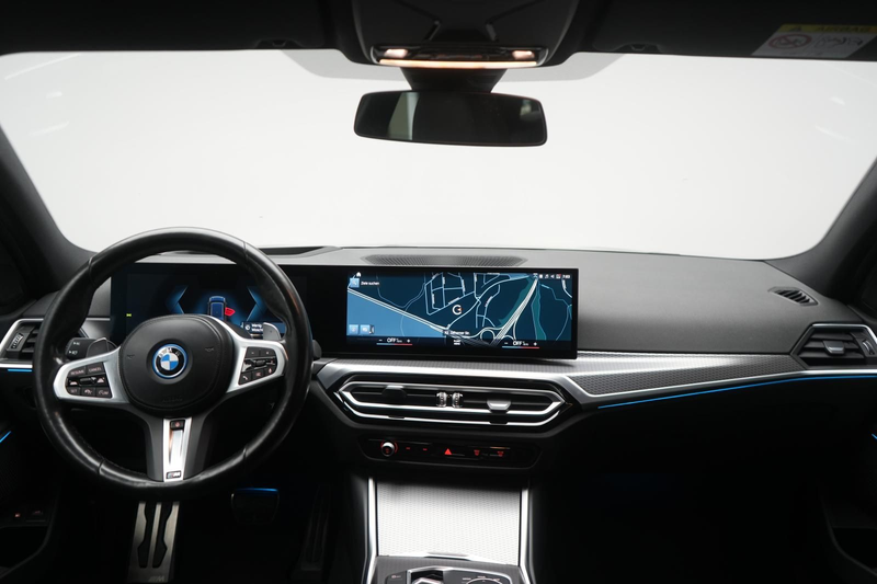 BMW 330 e Touring M Sport ACC/Kamera/HUD/Wide/Side — photo 14